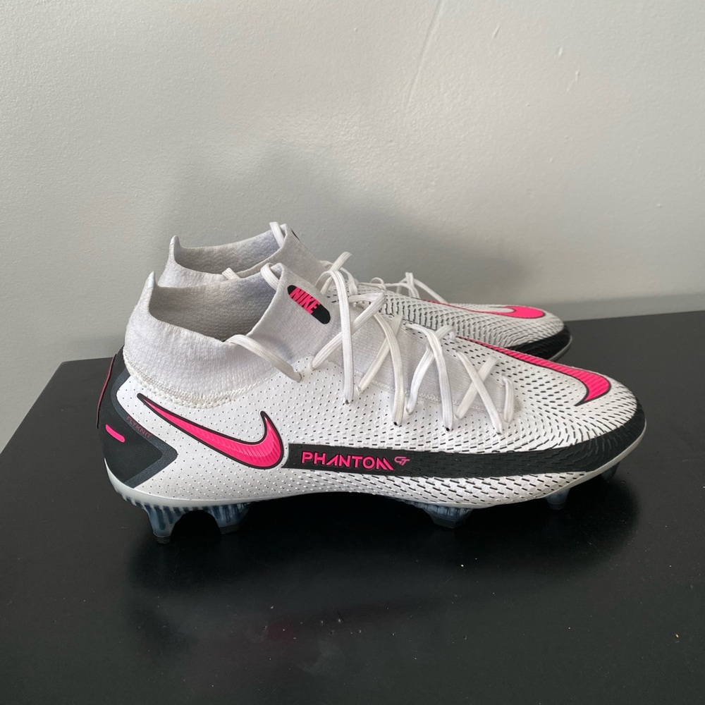Nike soccer cleats size 11